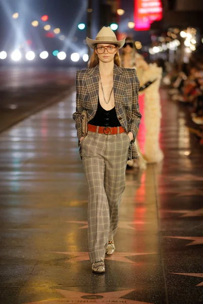 Look 35